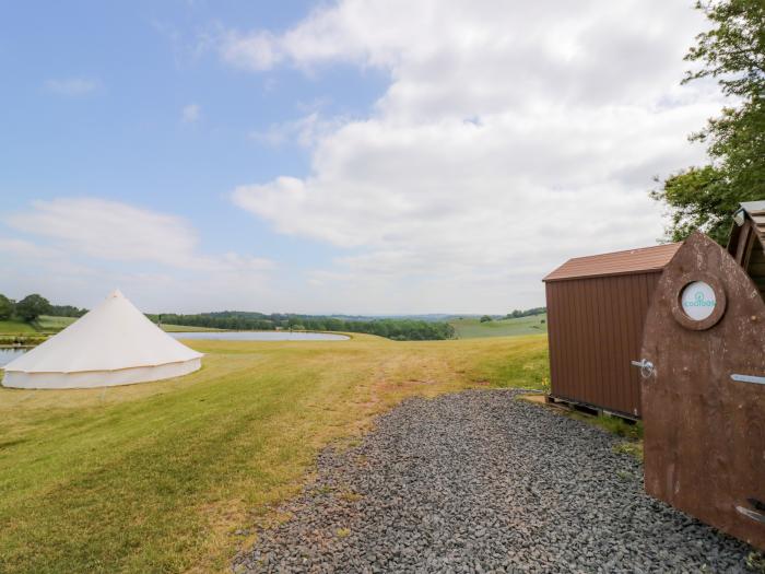 Tumbling Tom near Great Witley, woodburner, bell tent, off-road parking, pet-friendly, barbecue area