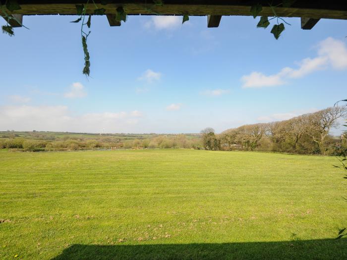 The Cabin rests in Jacobstow, Cornwall, Romantic, Idyllic location, lake, beautiful views, pet-free.