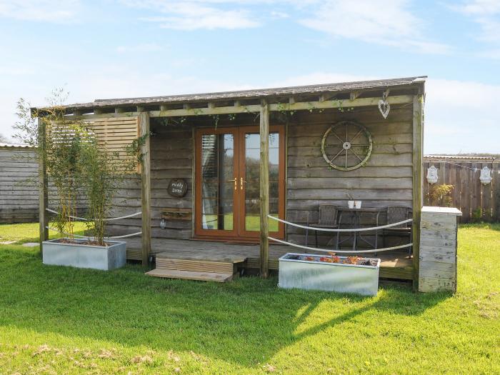 The Cabin rests in Jacobstow, Cornwall, Romantic, Idyllic location, lake, beautiful views, pet-free.