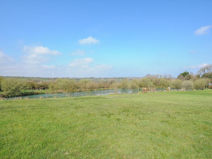 The Cabin rests in Jacobstow, Cornwall, Romantic, Idyllic location, lake, beautiful views, pet-free.