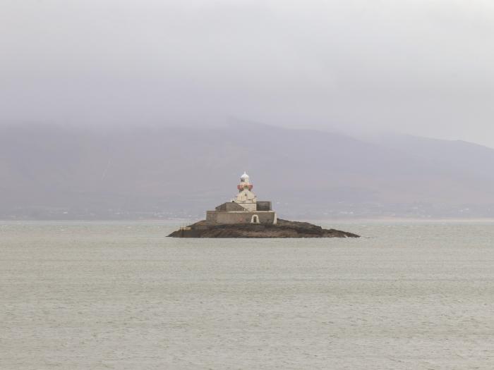 20 LIGHTHOUSE VILLAGE, Fenit, County Kerry. Off-road parking, close to amenities and a beach, 3-bed.