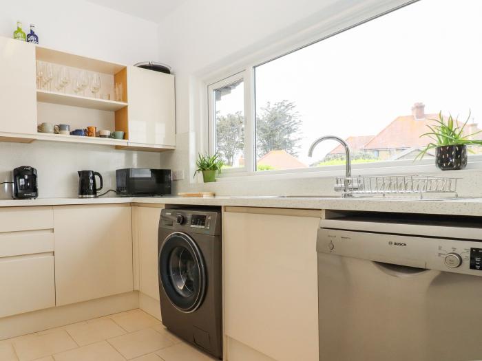 16 Convent Road, St Peters, Broadstairs, pet-friendly, off-road parking, close to an AONB and beach.