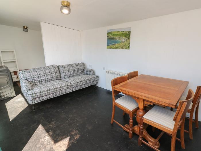 Moorside, Carbis Bay, Cornwall, eco-friendly, close to beach, open-plan living, hot tub and parking.