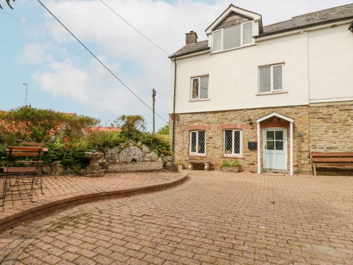 Bro Tref Cottage, St Mawgan, fridge/freezer, three floor, off-road parking, woodburning stove, 4-bed