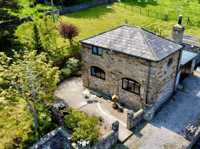 The Coach House, Trelawnyd, Flintshire, romantic, countryside views, near AONB, characterful, 1 bed,