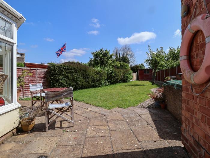 11 Overdale Avenue, Heswall, Wirral, pet-friendly, close to beach and amenities, woodburning stove.