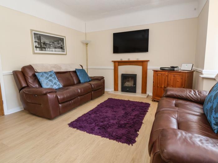 11 Overdale Avenue, Heswall, Wirral, pet-friendly, close to beach and amenities, woodburning stove.