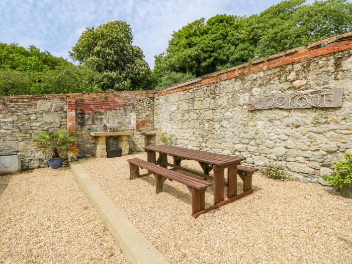 Moonlight in Ventnor on Isle of Wight, woodburning stove, off-road parking, pet-free, single-storey.