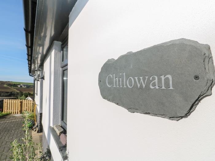 Chilowan in Tintagel, Cornwall, dog-friendly, close to beach parking available and woodburning stove