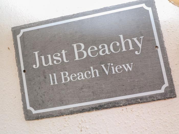 Just Beachy, Porthtowan, Cornwall, Smart TV, off-road parking, ground-floor accommodation, garden.