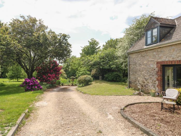 The Loft, Brixton, Devon, Near Dartmoor National Park, Open-Plan, Swimming Pool, Barbecue, Outhouse.