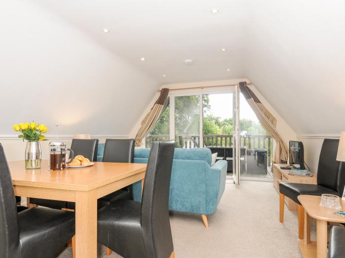 42 Valley Lodge is in St Ann's Chapel, Cornwall. Three-bedroom lodge with private balcony. Near AONB