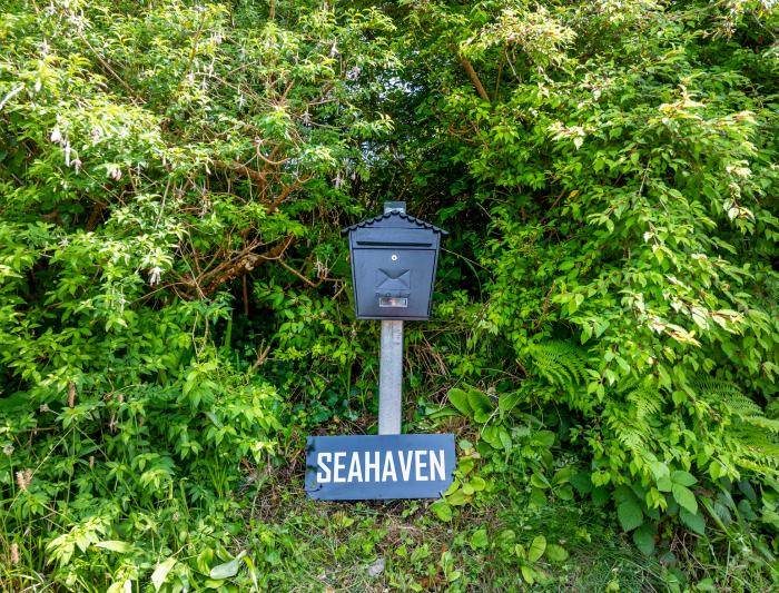 Seahaven in Tousist, Kenmare, County Kerry. Sea views. Private parking. Smart TV. En-suite bedrooms.