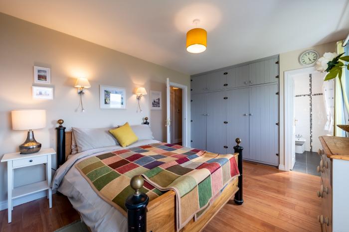 Seahaven in Tousist, Kenmare, County Kerry. Sea views. Private parking. Smart TV. En-suite bedrooms.