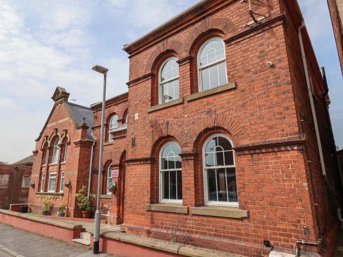 The Old Station House, Withernsea, Riding of Yorkshire, Near a National Park, Five bedrooms, hot tub