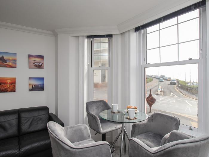 Ocean View, Boscombe, Dorset, near amenities and beach, ground-floor accommodation, WiFi, Smart TV.