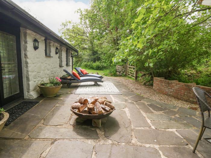 Collfryn, , Llandwrog near Bontnewydd, wales, historic property, pet-friendly, 12 acres of land, BBQ