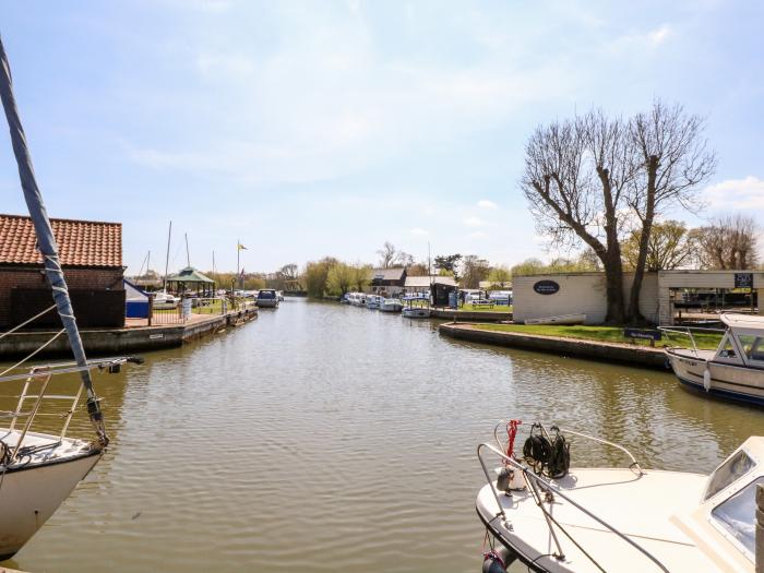 30 Burtons Mill in Stalham, in Norfolk. Near The Broads. Contemporary home with pet-friendly garden.