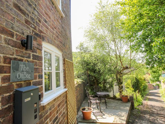 The Office, Ironbridge, Shropshire. Close to a pub, shop and a river. Garden with furniture. Parking