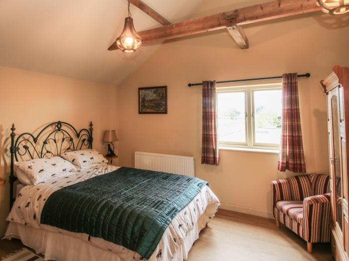 The Flo Jo, Welshampton, near Ellesmere, Shropshire close to many scenic walks First-floor apartment