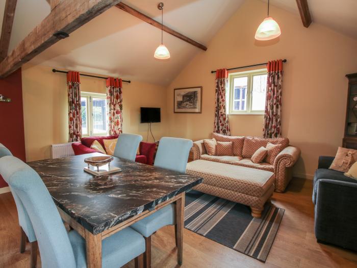 The Flo Jo, Welshampton, near Ellesmere, Shropshire close to many scenic walks First-floor apartment