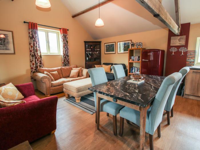 The Flo Jo, Welshampton, near Ellesmere, Shropshire close to many scenic walks First-floor apartment