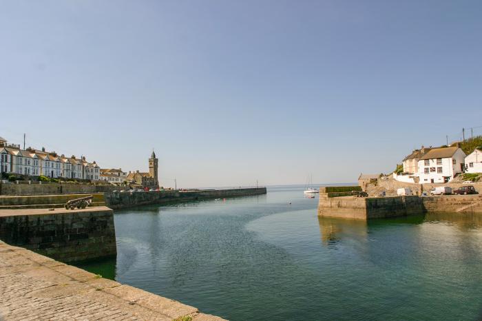 Fisherman's Cottage, Porthleven, Cornwall, dog-friendly, woodburning stove, romantic, close to beach