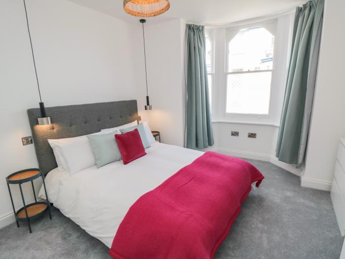 Apartment 2, Scarborough, North Yorkshire, Near North York Moors National Park, Close to a beach, TV