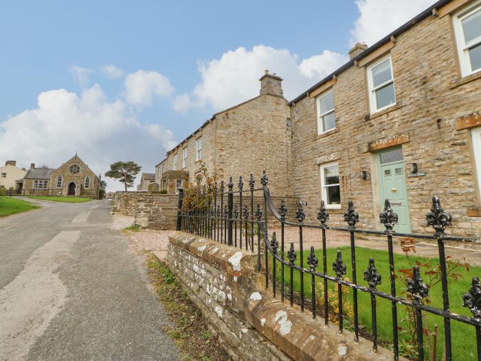 Hillside House, Aysgarth, North Yorkshire, Yorkshire Dales National Park, Patio, WiFi, 5 x Smart TVs