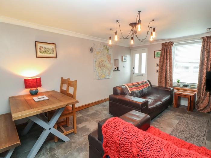 6 Gote Road, Cockermouth Cumbria, near National Park, private parking, open-plan, woodburning stove.