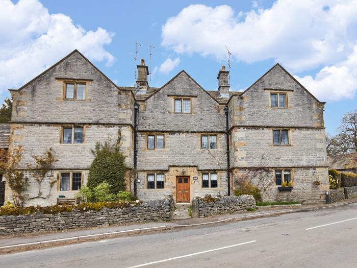 The Dower House, Hassop near Calver, Derbyshire, woodburning stove, off-road parking, close to shop.