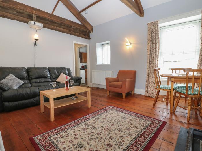 Grey Bull, Flat in Wark in Northumberland. First-floor apartment near amenities and national park.