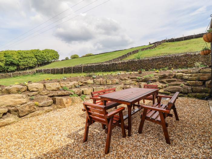 Moorbottom Stables in Barkisland, West Yorkshire. Countryside views. Off-road parking. Single-storey