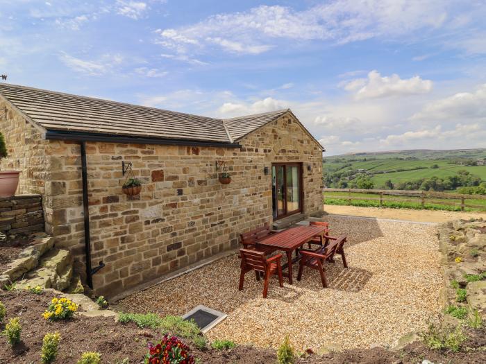 Moorbottom Stables in Barkisland, West Yorkshire. Countryside views. Off-road parking. Single-storey