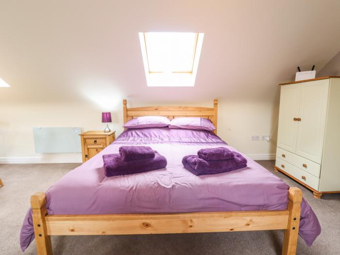 Barn Owl Annex near Bardney, Lincolnshire, off-road parking, pet-free, lawned garden,serene location