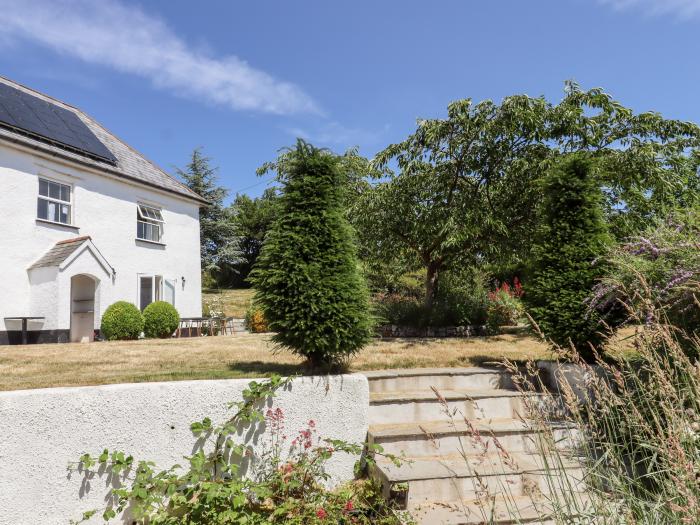 Upcott Farm in Morchard Bishop, Devon. Detached farmhouse. Country setting. Extensive garden. Pets.