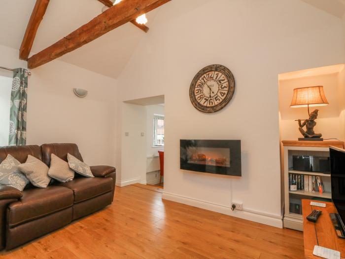 The Loft, Minehead, Somerset, romantic, pet-friendly, close to amenities and beach, by National Park