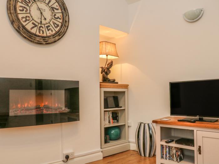 The Loft, Minehead, Somerset, romantic, pet-friendly, close to amenities and beach, by National Park