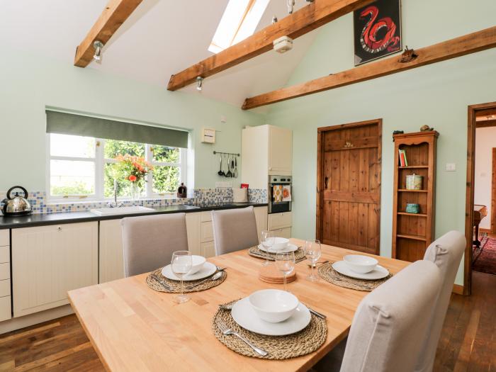 Little Barn in Yatton Keynell, Wiltshire. Woodburning stove. Off-road parking. Pet-friendly. In AONB