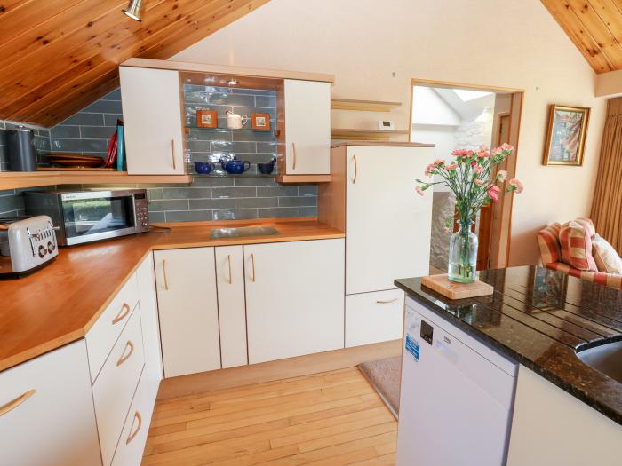 Hepple Hill Cottage, Edmundbyers near Blanchland, County Durham. In an AONB. Off-road parking. 3-bed