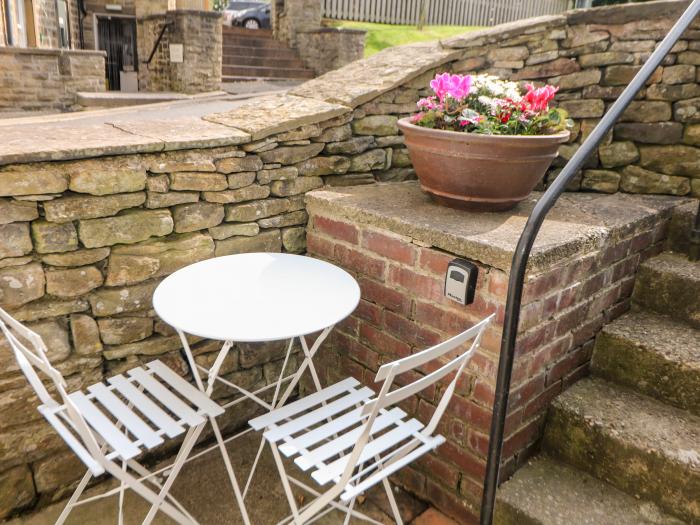 Smithy Cottage, near Chesterfield, Derbyshire. Two-bedroom cottage near Peak District National Park.