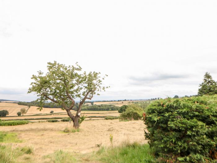 Smithy Cottage, near Chesterfield, Derbyshire. Two-bedroom cottage near Peak District National Park.