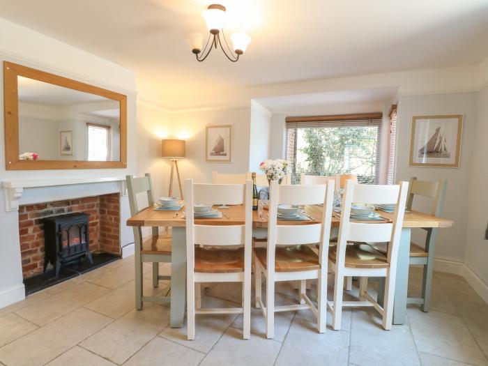 Riverside Cottage, Stalham, Norfolk, Near The Broads National Park, Close to the River Ant, Parking.