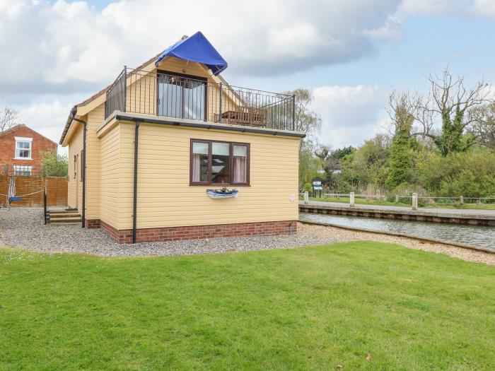 Solace Lodge, Stalham, Norfolk, Near The Broads National Park, Close to the River Ant, Reverse-level