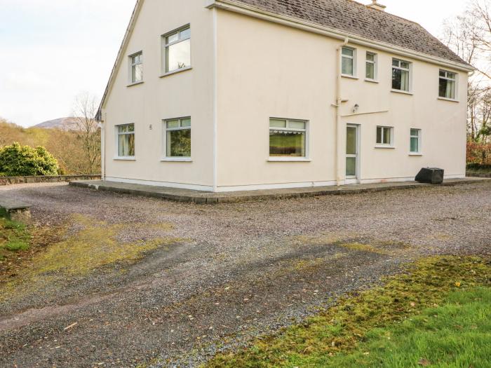 Roughty Bridge View, Kenmare, County Kerry, Ireland, Near a National Park, Five bedrooms, River view