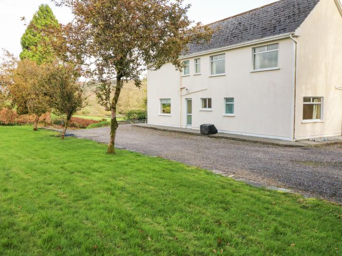 Roughty Bridge View, Kenmare, County Kerry, Ireland, Near a National Park, Five bedrooms, River view