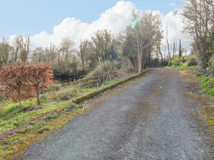 Roughty Bridge View, Kenmare, County Kerry, Ireland, Near a National Park, Five bedrooms, River view