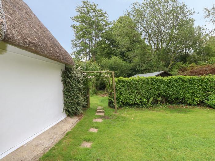 Thatch Cottage, Buckland Newton, Dorset, open fire, dog-friendly, off-road parking, enclosed garden.