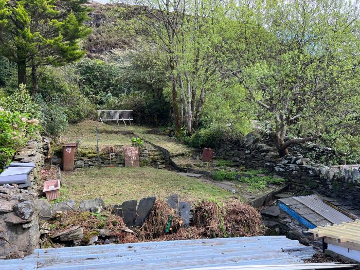 Pen Y Garth near Blaenau Ffestiniog, Gwynedd. Pet and child-friendly with woodburning stove & garden