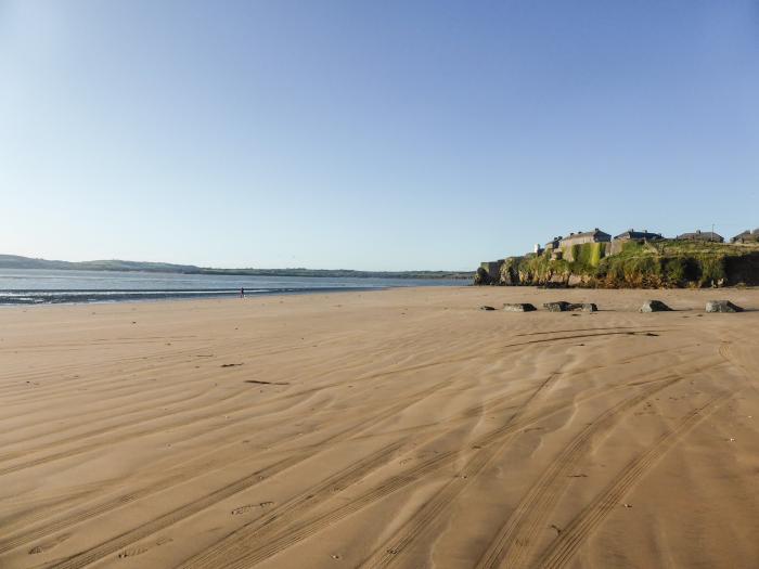 South Beach, Duncannon, County Wexford. Smart TV. Woodburning stove. Enclosed garden. Close to beach